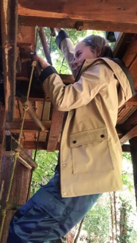 Teenage access to treehouse